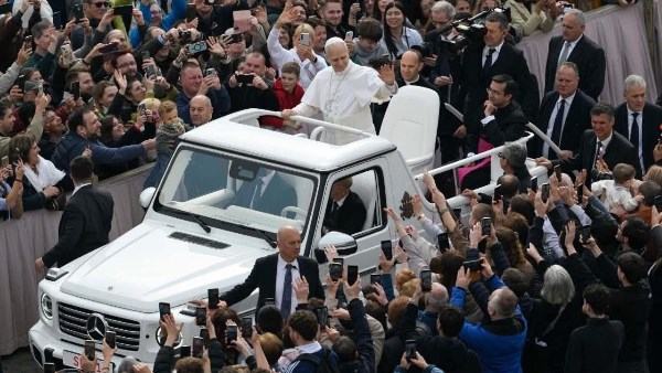 البابا لاون 