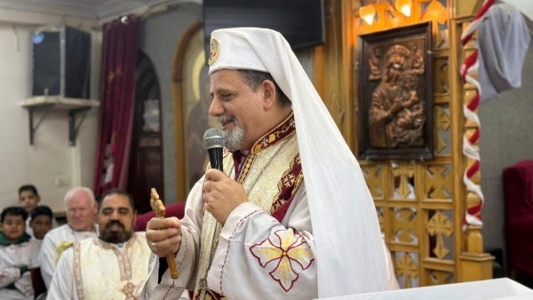 الأنبا بشارة يترأس القداس بكنيسة أم الرحمة بمنهري ويمنح درجة الإبصالتس لعدد من أبناء الرعية