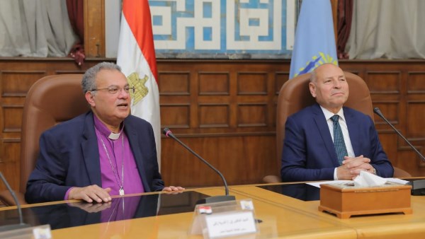 القس أندريه زكي ومحافظ القاهرة 