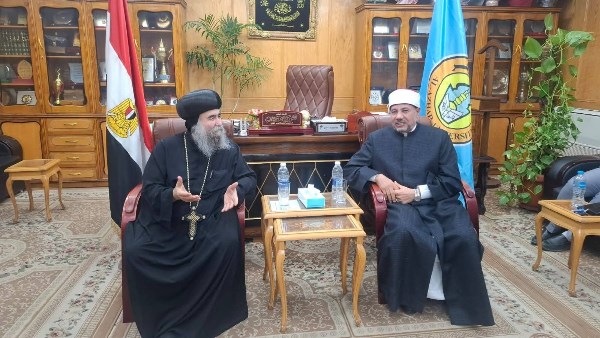 الأنبا يوأنس و الدكتور محمد عبد المالك