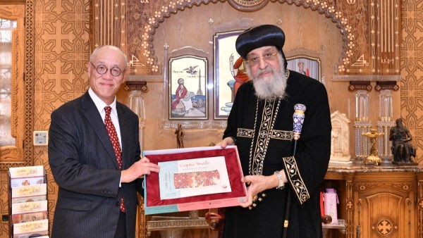 البابا تواضروس يستقبل السفير الياباني