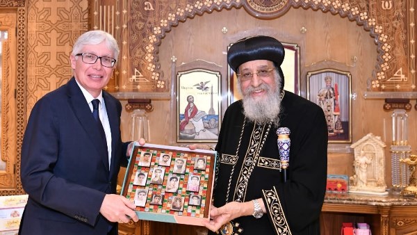 قداسة البابا يستقبل السفير البيروڤي بالقاهرة
