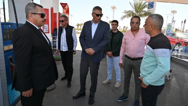 محافظ جنوب سيناء يتفقد محطات الوقود 