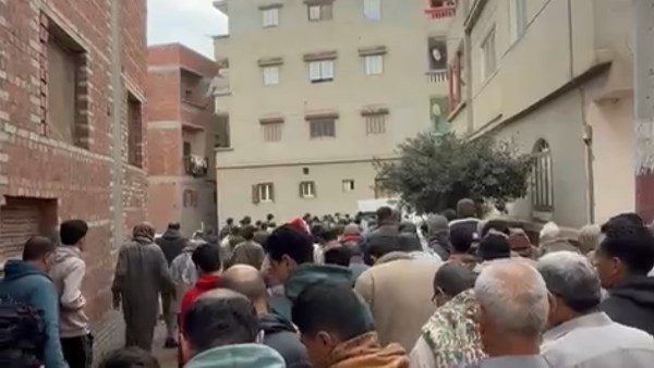 تشييع جثمان أمام 