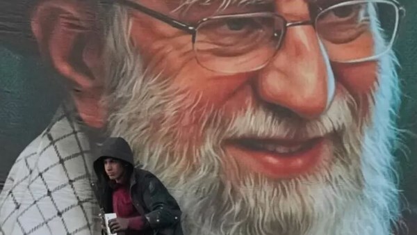 المرشد الإيراني الراحل