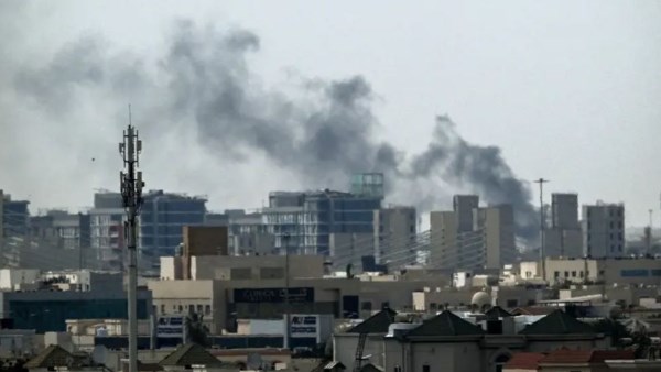 عمود دخان وسط الدوحة 5 مارس