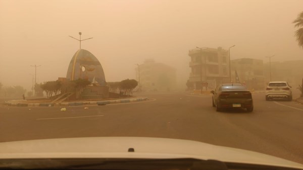 عاصفة ترابية تضرب رأس غارب وسط تحذيرات مسبقة من الأرصاد الجوية عاصفة ترابية تضرب رأس غارب وسط تحذيرات مسبقة من الأرصاد الجوية