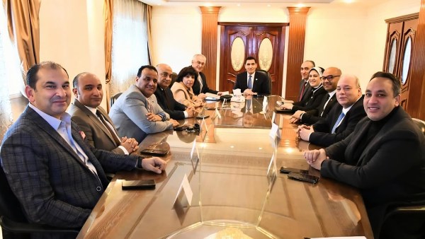 وزير الشباب والرياضة