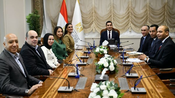 جوهر نبيل مع اتحاد الاسكواش