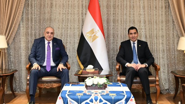 لمتابعة خطط التطوير.. وزير الشباب يستقبل رئيس نادي الشمس لمتابعة خطط التطوير.. وزير الشباب يستقبل رئيس نادي الشمس