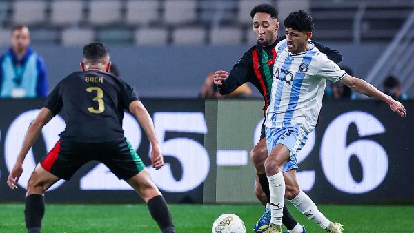 الجيش الملكي وبيراميدز