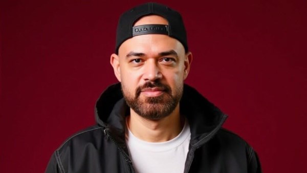 خالد تاج الدين