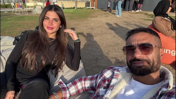 كريم فهمي وزوجته