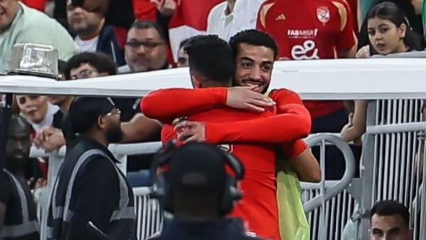 بطل.. تريزيجية يهنئ محمد عبد المنعم بالعودة لمنتخب مصر بطل.. تريزيجية يهنئ محمد عبد المنعم بالعودة لمنتخب مصر