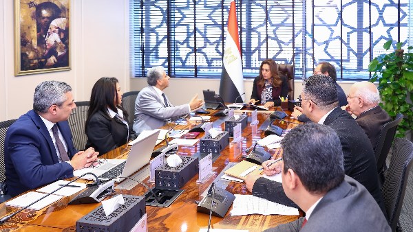 وزيرة التنمية المحلية والبيئة 