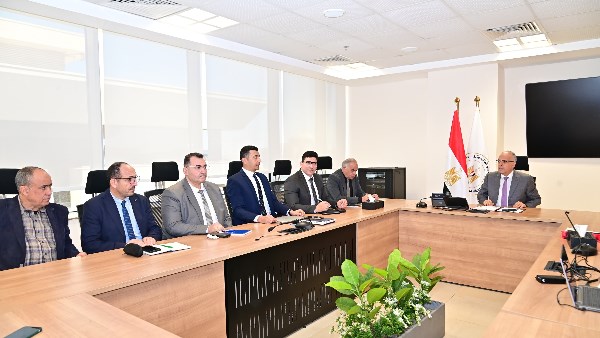 استعراض مراحل تنفيذ خطة التطوير