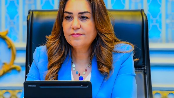 وزيرة التنمية المحلية والبيئة 