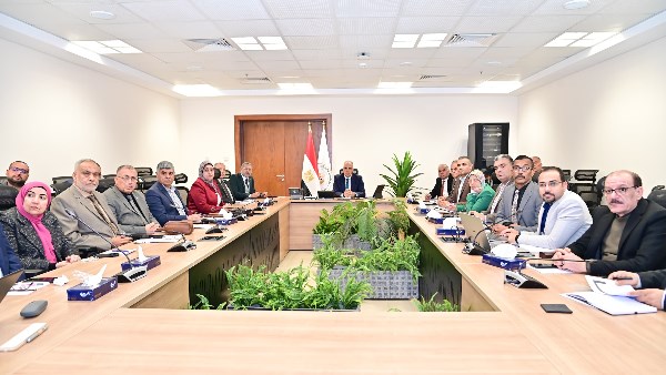 توفير المناسيب اللازمة أمام مآخذ محطات مياه الشرب