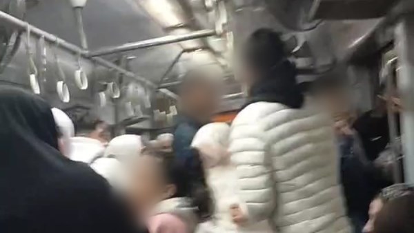 مشاجرة داخل عربات المترو