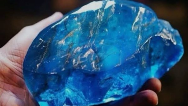 حجر أزرق غامض
