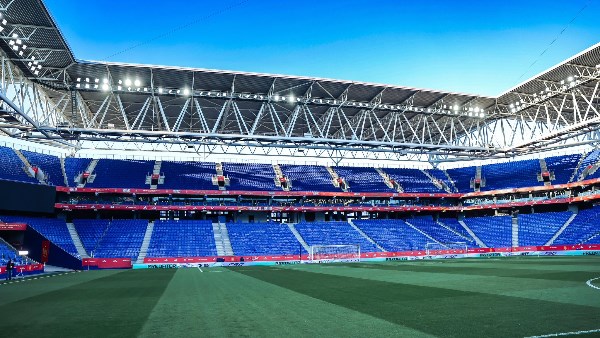 ملعب مباراة مصر واسبانيا 