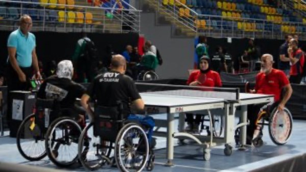 تمس طاولة بارالمبي