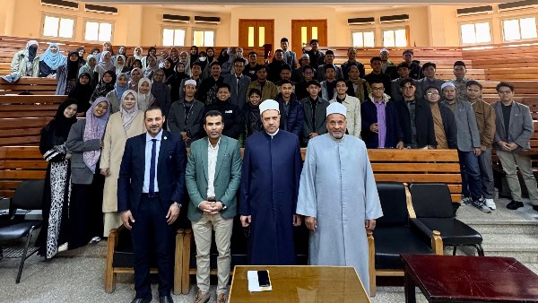 البحوث الإسلامية يختتم فعاليات الأسبوع الدعوي التاسع عشر بكلية العلوم الإسلامية للوافدين