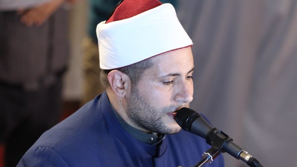 بأعذب الأصوات ووسط أجواء إيمانية.. الرواق الأزهري بالمظلات يحيي الليلة الوترية الثانية بالقراءات العشر