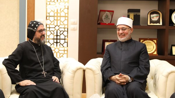 مفتي الجمهورية يستقبل وفدًا من الكنيسة السريانية الأرثوذكسية للتهنئة بعيد الفطر المبارك