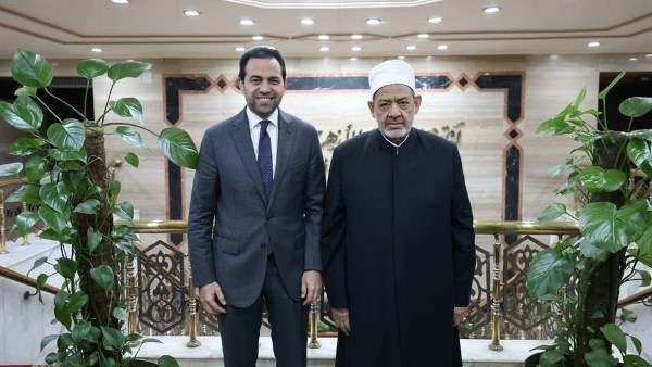 المستشار محمد عبدالسلام مع فضيلة الإمام الأكبر الدكتور أحمد الطيب شيخ الأزهر الشريف 