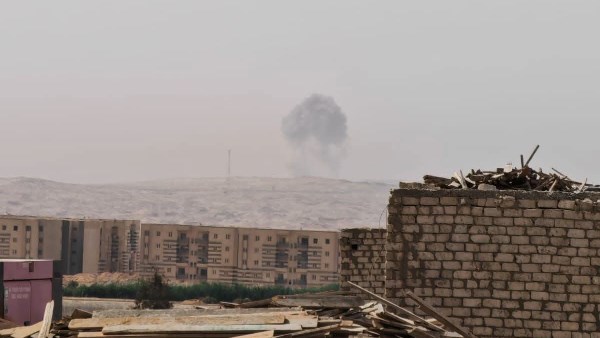 دخان متصاعد مكان الانفجار 