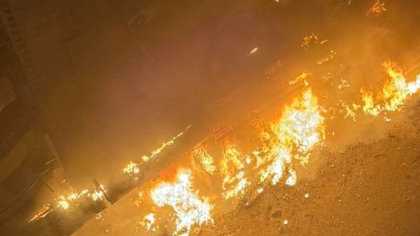 جانب من الحريق