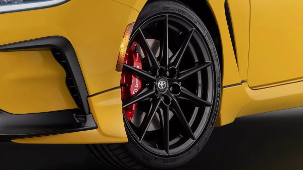 تتبع إطارات السيارات 