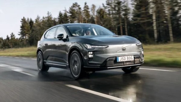 فولفو EX60 2027