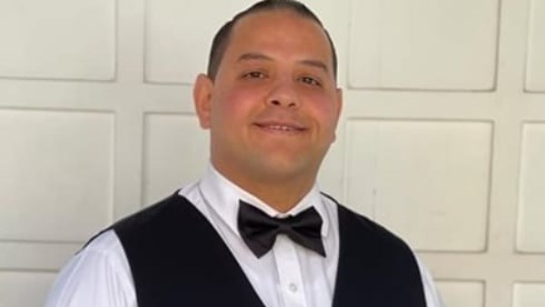 شاب يستغيث بسبب بطش والده ويكشف تفاصيل صادمة