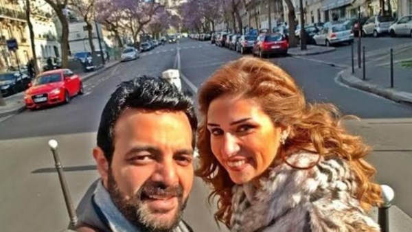 عمرو محمود ياسين وزوجته