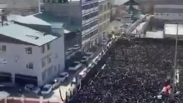 الهند.. اندلاع احتجاجات في عدة مناطق بعد مقتل خامنئي.. صور