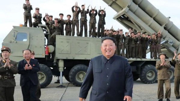 كوريا الشمالية تختبر محرك صاروخ جديد قادر على الوصول إلى أمريكا