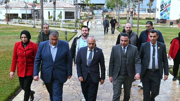 محافظ البحيرة