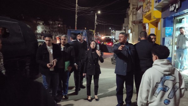 لا تهاون مع المخالفين .. محافظ البحيرة تتابع ميدانياً الالتزام بمواعيد غلق المحال العامة