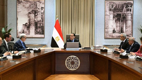 خطوة قوية للاقتصاد المصري.. نقل 40 شركة للصندوق السيادي وإعادة هيكلة الهيئات الاقتصادية