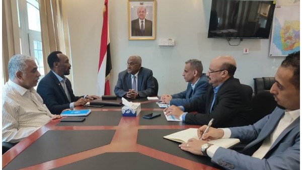 اليمن يستعرض مع برنامج الأغذية العالمي مستوى التدخلات الإنسانية بمختلف المحافظات