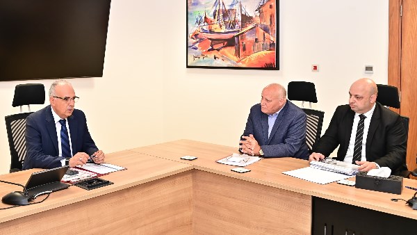 وزير الري يبحث تعظيم الاستفادة من الأملاك العامة ذات الصلة بالوزارة