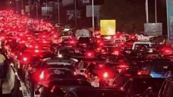 الهجمات والتهديدات الإسرائيلية بإخلاء مناطق جنوب لبنان تدفع عشرات الآلاف للنزوح شمالاً