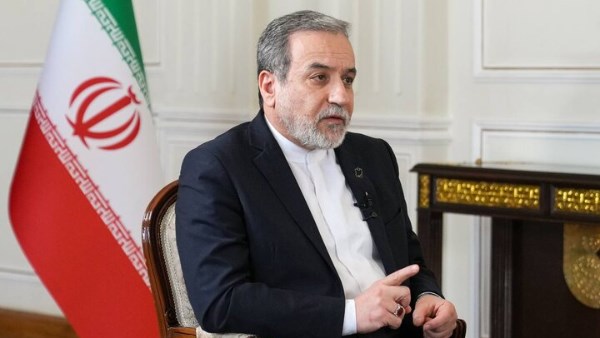 وزير الخارجية الإيراني: أمريكا ستندم بشدة على مهاجمة سفينة إيرانية في المياه الدولية