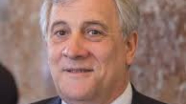 وزيرا الخارجية الإيطالي والأمريكي يبحثان هاتفيا الحرب في إيران وتأثيرها على أسعار الطاقة