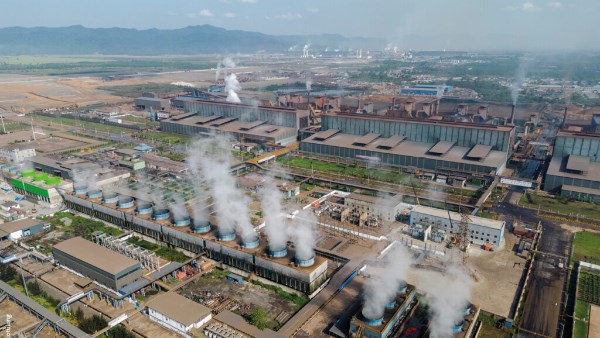 انهيار أرضي يوقف 4 مصانع للنيكل في إندونيسيا وسط تدقيق حكومي متزايد