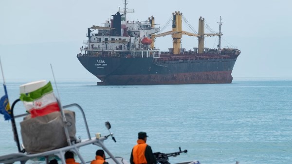 مضيق هرمز: نقطة اختناق نفطي تهدد سلاسل الإمداد واستقرار الاقتصاد العالمي