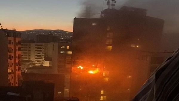 غارة اسرائيلية على شقة فى مبنى سكنى بمنطقة عائشة بكار في بيروت