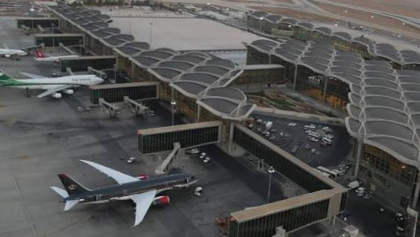 الأردن يطلق رحلات جوية مباشرة بين عمان والشارقة لتعزيز السياحة والتبادل التجاري
